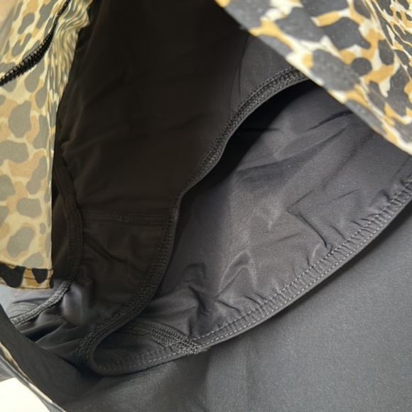 Outdoor Voices Black and Leopard Print Hudson 2.5" Short - Picture 5 of 12